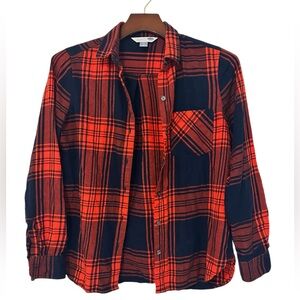 Old Navy The Classic Shirt Button Up Red Blue Plaid Long Sleeve Women Size M